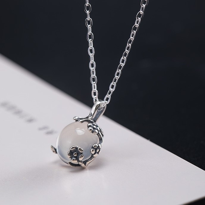 梅の花のペンダント瑪瑙 プレゼント ご褒美 N039