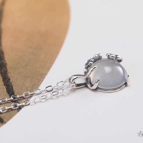 梅の花のペンダント瑪瑙 プレゼント ご褒美 N039