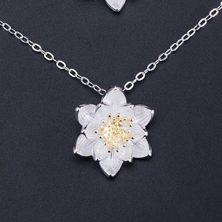 蓮の花のペンダント プレゼント ご褒美 N040