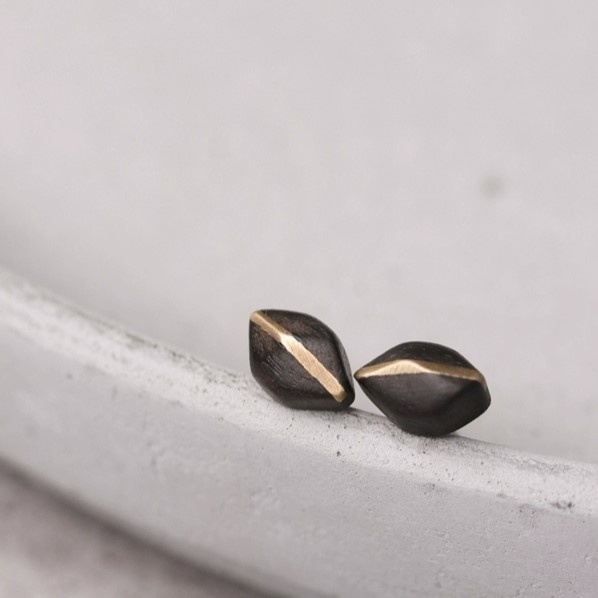 黒檀のピアス 黄銅 メンズ レディース ギフト P112