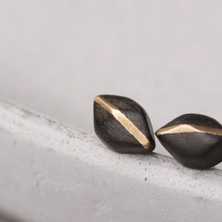 黒檀のピアス 黄銅 メンズ レディース ギフト P112