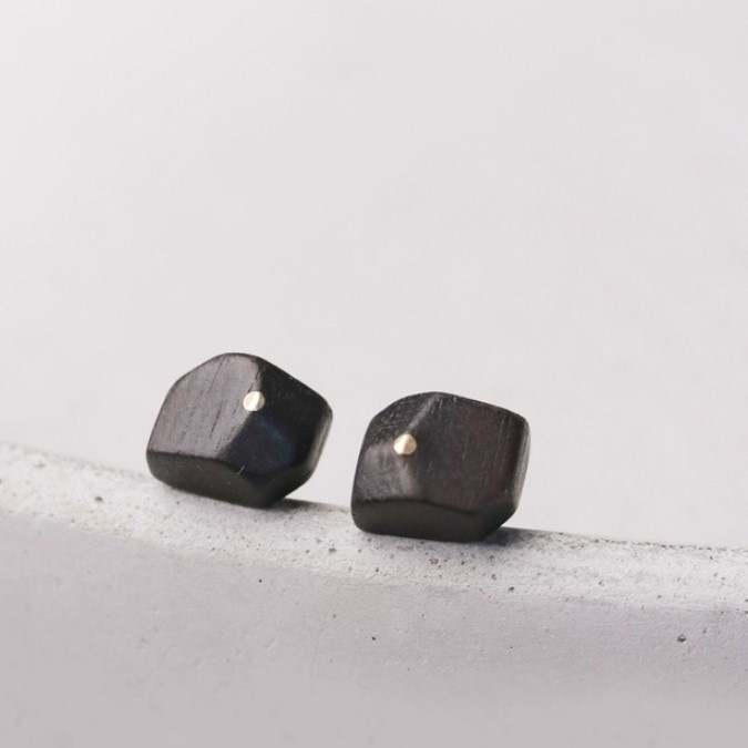 <受注制作>黒檀のピアス 黄銅 メンズ レディース ギフト P113
