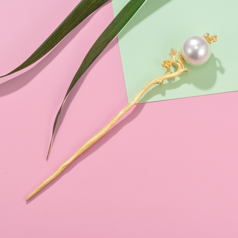 上品な梅の花と美しいパールのかんざし 大切な人への贈り物にぴったり K049