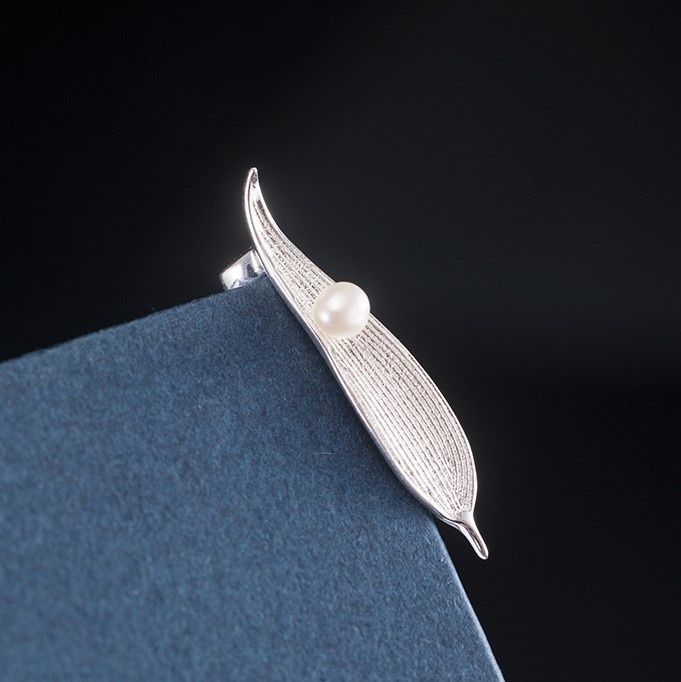 笹の葉のブローチ ささ シルバー C014