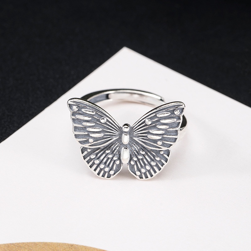 蝶々の美しさが際立つ!古美仕上げのエレガントリング R261