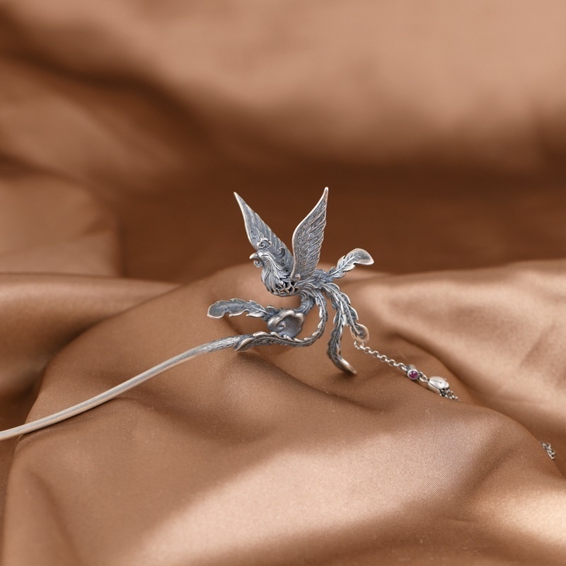 鳳凰の輝きが煌めく、日本の美を象徴する美しいかんざし K069