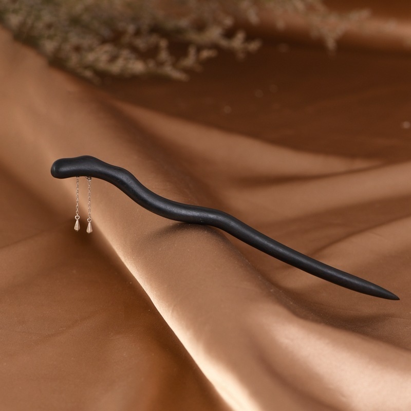 日本の伝統美を彩る蝶々かんざし-和装にぴったりのアクセサリーK076