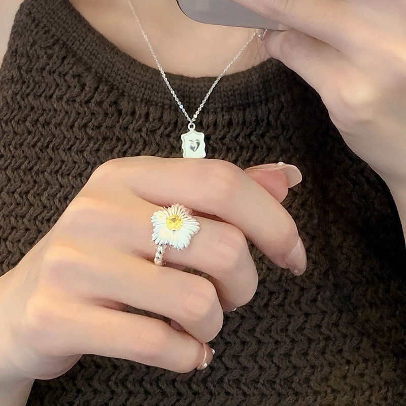 高品質シルバーの彫金雛菊リング-シンプルで上品なデザイン R298