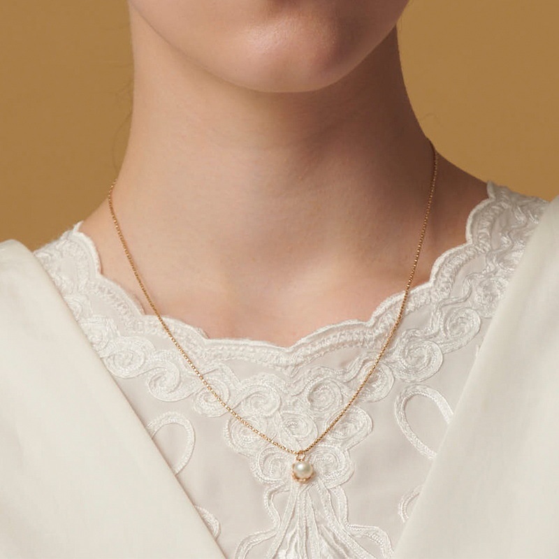 パールの輝きが上品な輝きを放つペンダントネックレス-エレガントな贈り物 N081