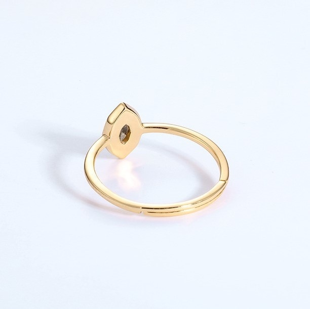 ラブラドライトのリング-シンプルで上品なデザインどんなシーンにも0648