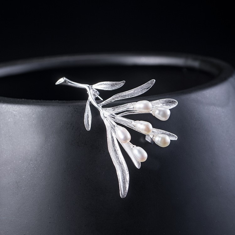 葉っぱのブローチ パール シルバー C018