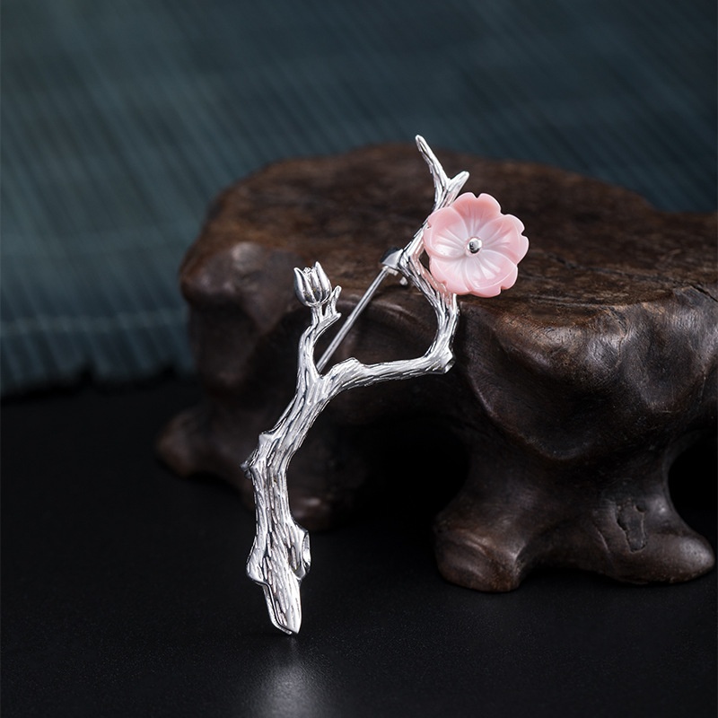 梅の花のブローチ シェル ご褒美 プレゼント C019