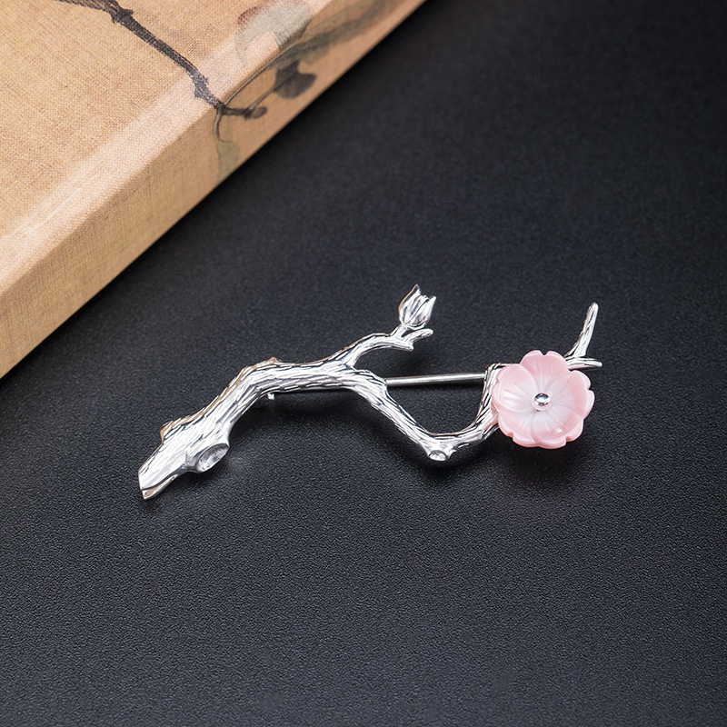 梅の花のブローチ シェル ご褒美 プレゼント C019