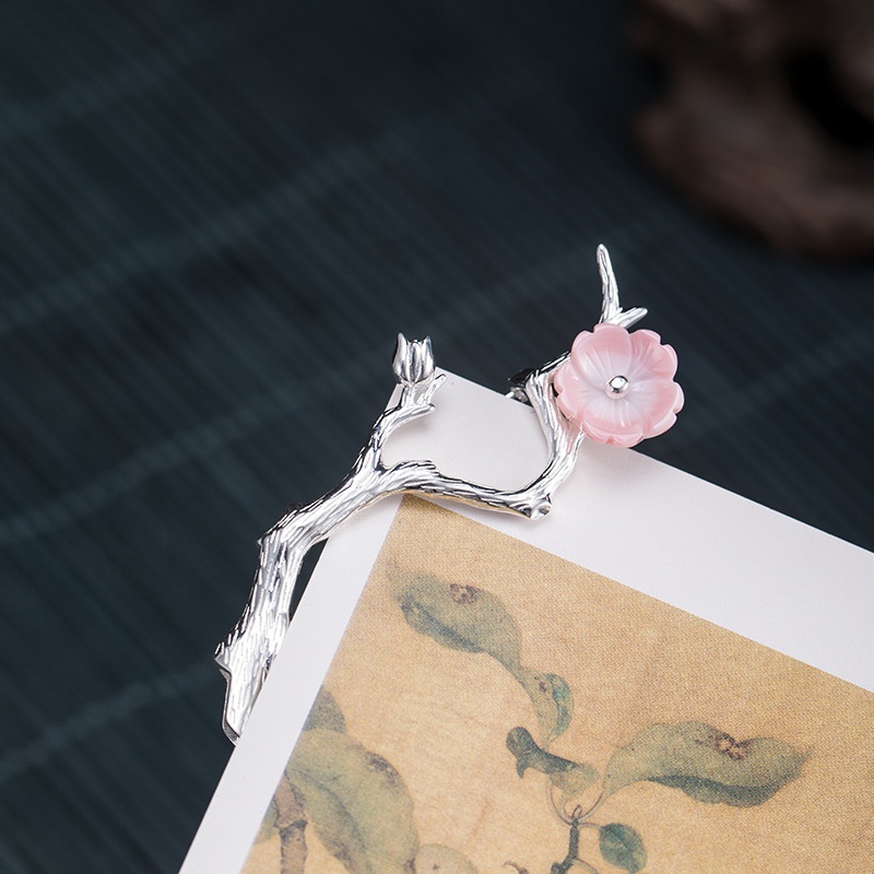 梅の花のブローチ シェル ご褒美 プレゼント C019