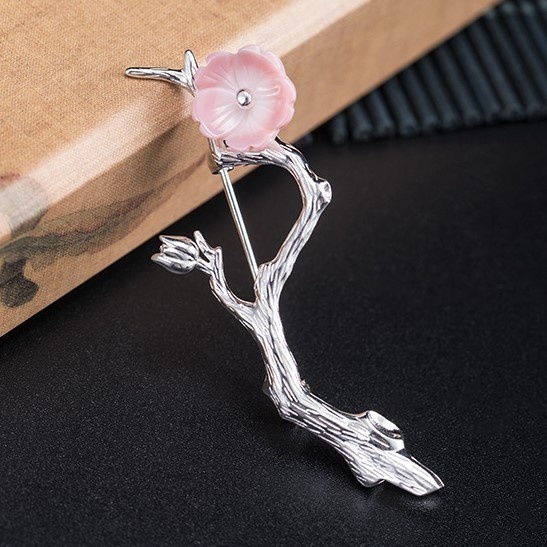 梅の花のブローチ シェル ご褒美 プレゼント C019