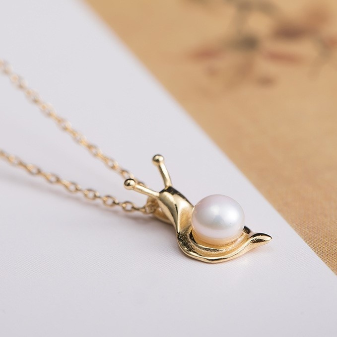 かたつむりのペンダント パール シルバー N002