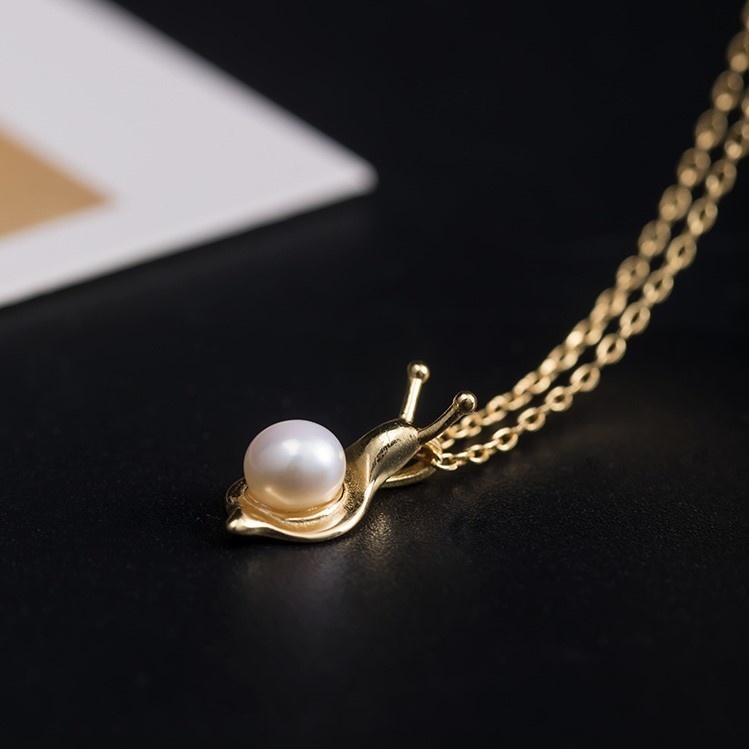 かたつむりのペンダント パール シルバー N002