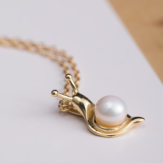 かたつむりのペンダント パール シルバー N002