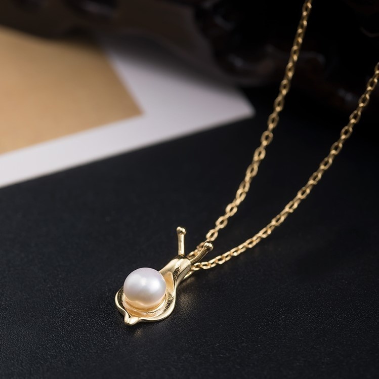 かたつむりのペンダント パール シルバー N002