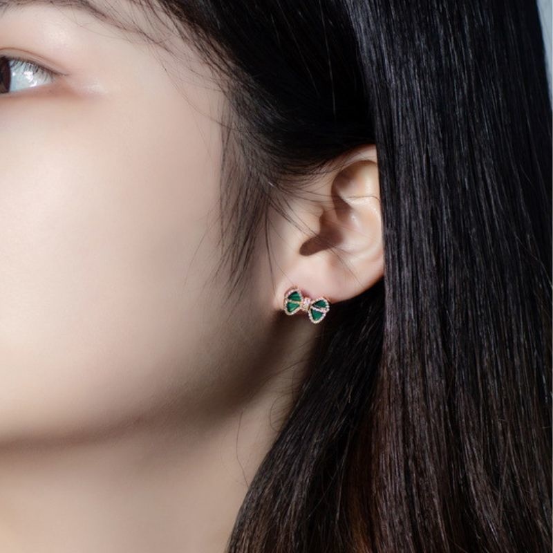 マラカイト蝶々ピアス-女性らしさを象徴する高級感漂うアクセサリー P118