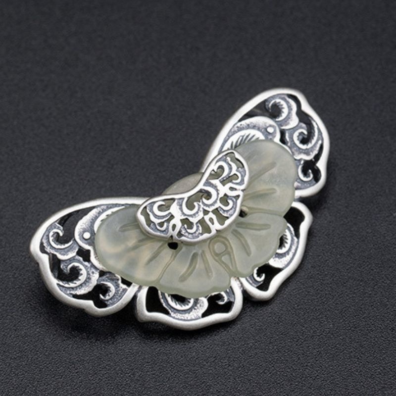 蝶々の翅をイメージしたヴィンテージ調のネフライトブローチC030