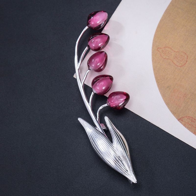鈴蘭の花のシルバーブローチ- 優雅な雰囲気を演出するオシャレアイテムC031