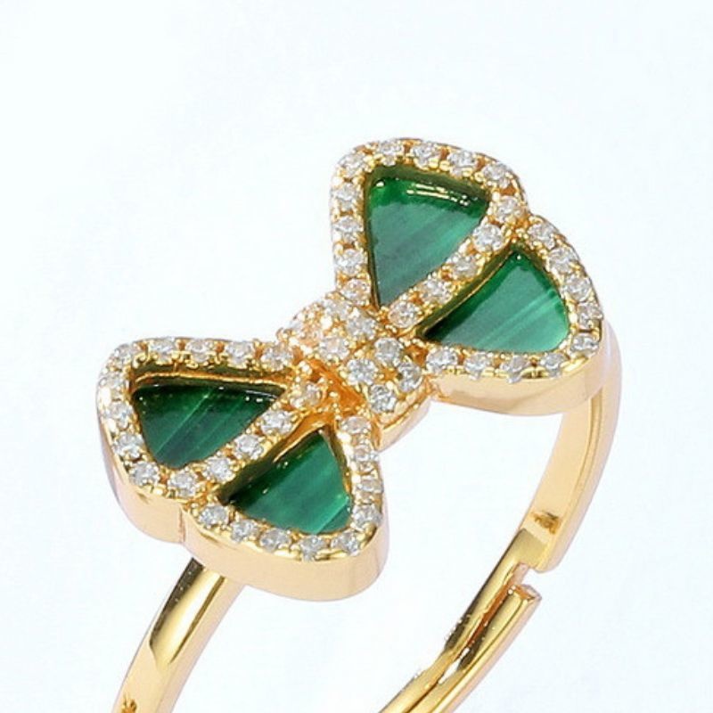 蝶々リングとマラカイトアクセサリー:女性らしさと癒しの象徴R319