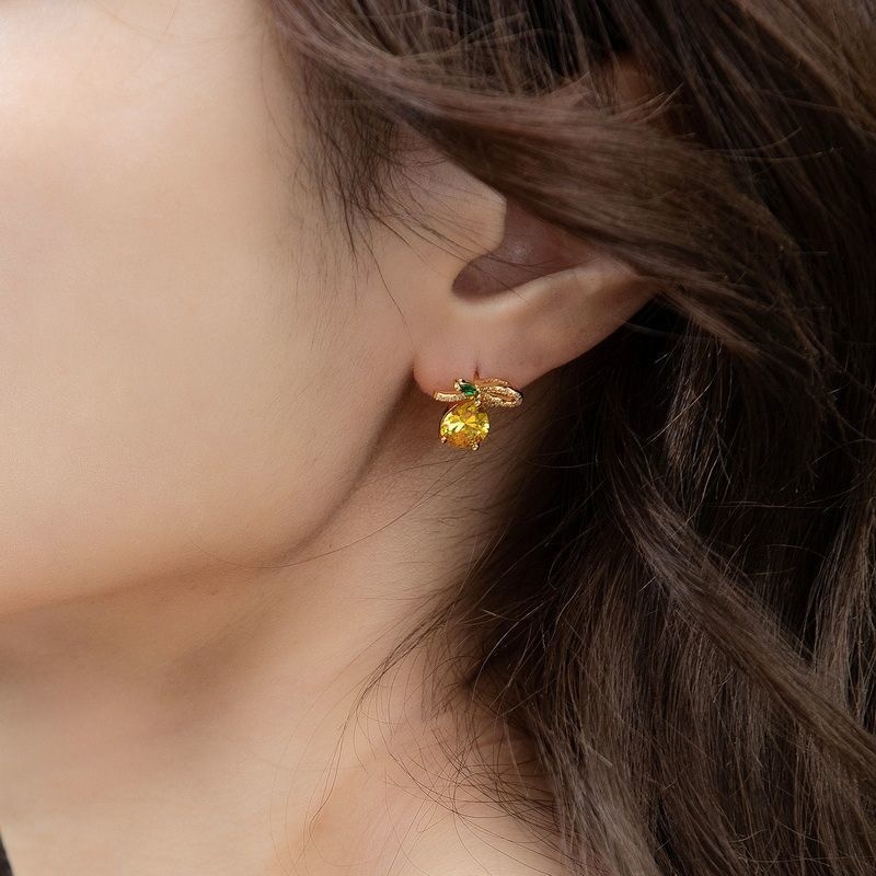 洋梨をモチーフにした可愛らしいピアス - 女性らしいアクセサリーP124