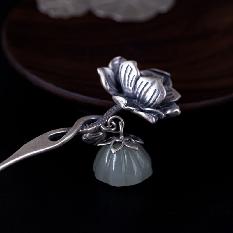 蓮の花かんざし:伝統美を宿すネフライトとスターリングシルバーの輝きK086