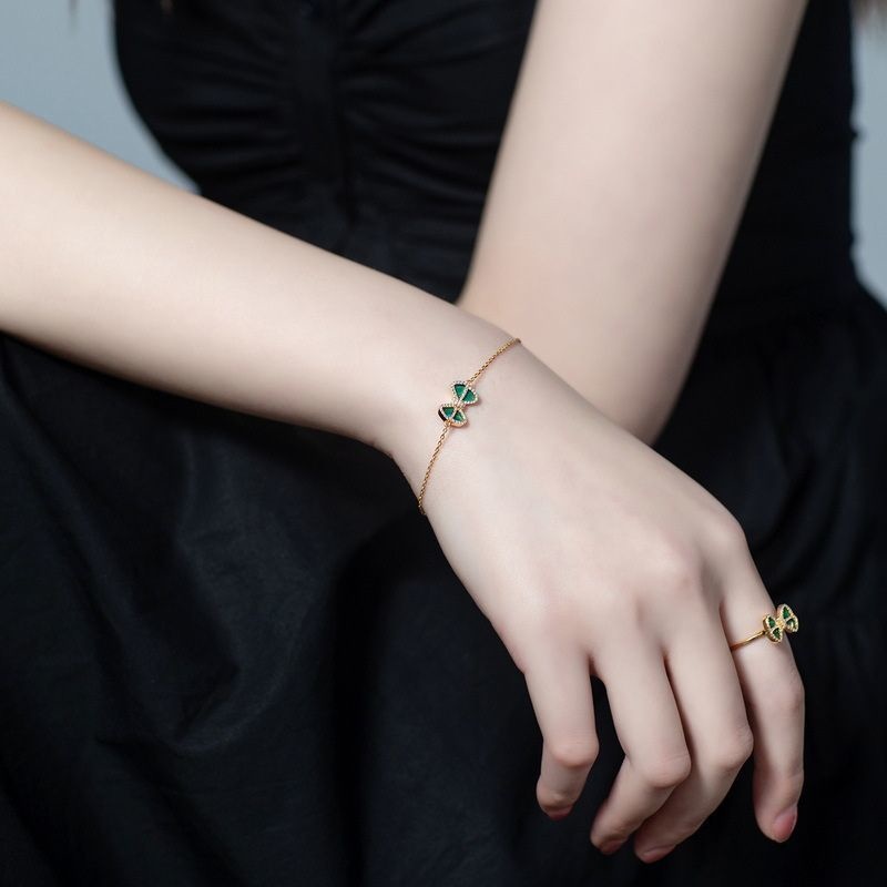 蝶々の舞い踊るマラカイトブレスレット - 女性らしいアクセサリーA017