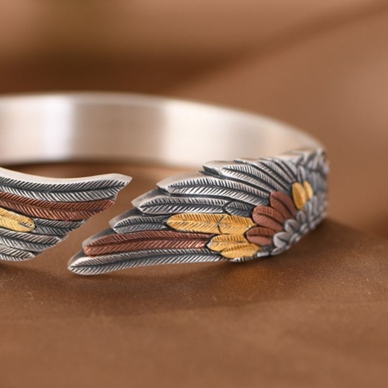 羽モチーフのバングル - 細かな彫刻を施した豪華な純銀アクセサリーB059