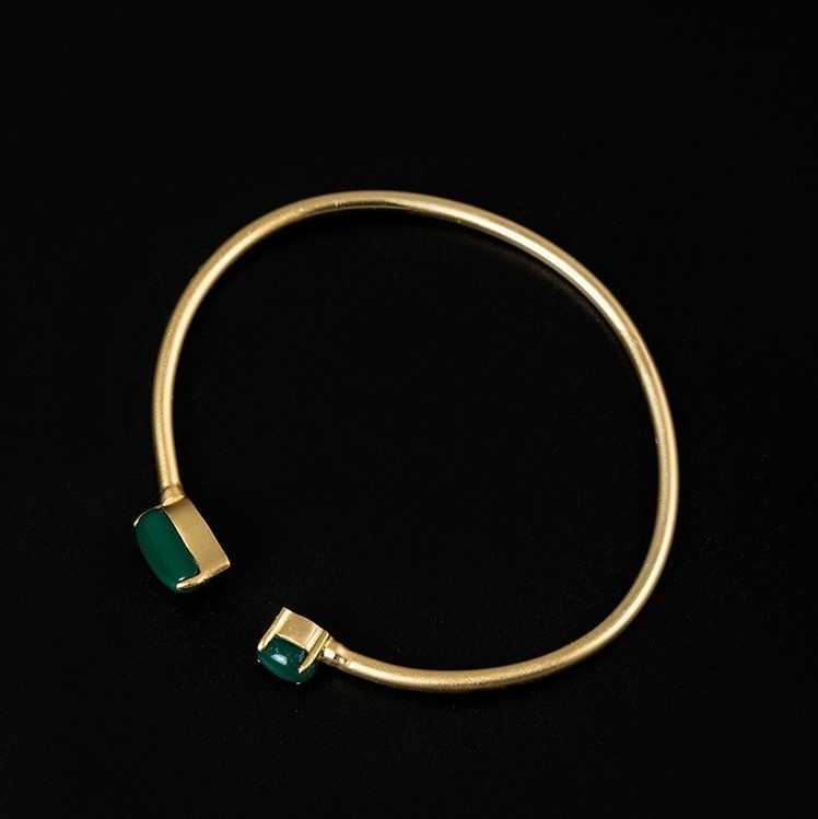 グリーンカルセドニーのバングル 上品 シルバー B002