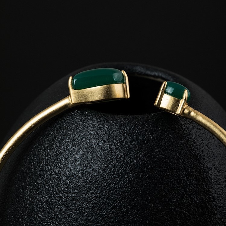 グリーンカルセドニーのバングル 上品 シルバー B002