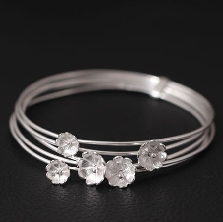 梅の花のバングル シルバー B007