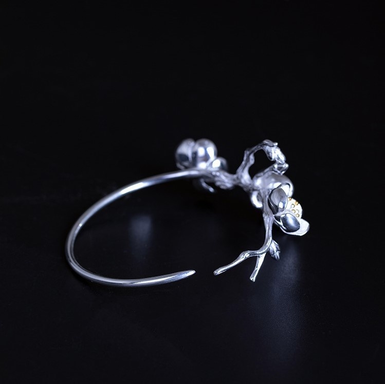 梅の花のバングル シルバー B008