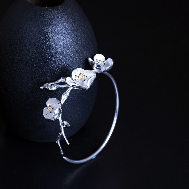 梅の花のバングル シルバー B008