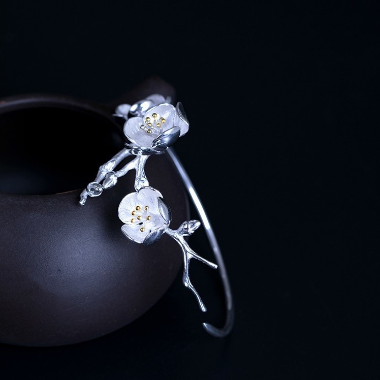 梅の花のバングル シルバー B008