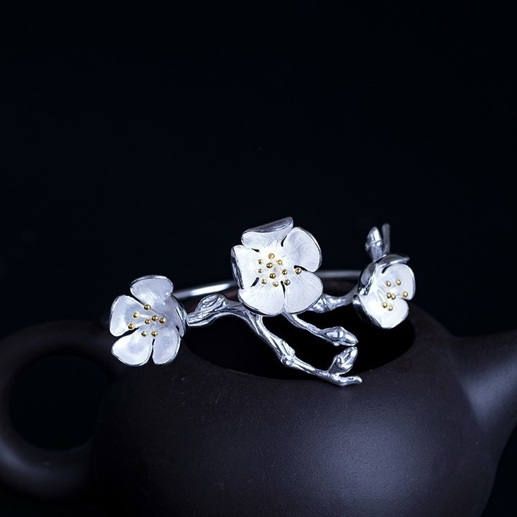 梅の花のバングル シルバー B008