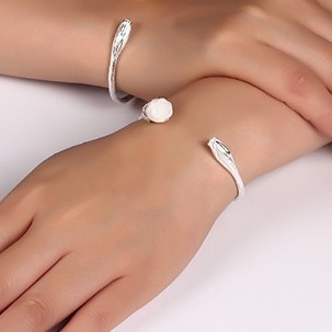 ハクモクレンのバングル 白木蓮 シルバー B010