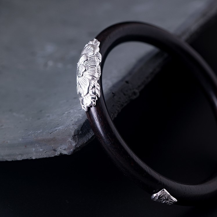 牡丹のバングル ボタン 黒檀 シルバー B015