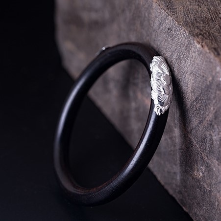 牡丹のバングル ボタン 黒檀 シルバー B015