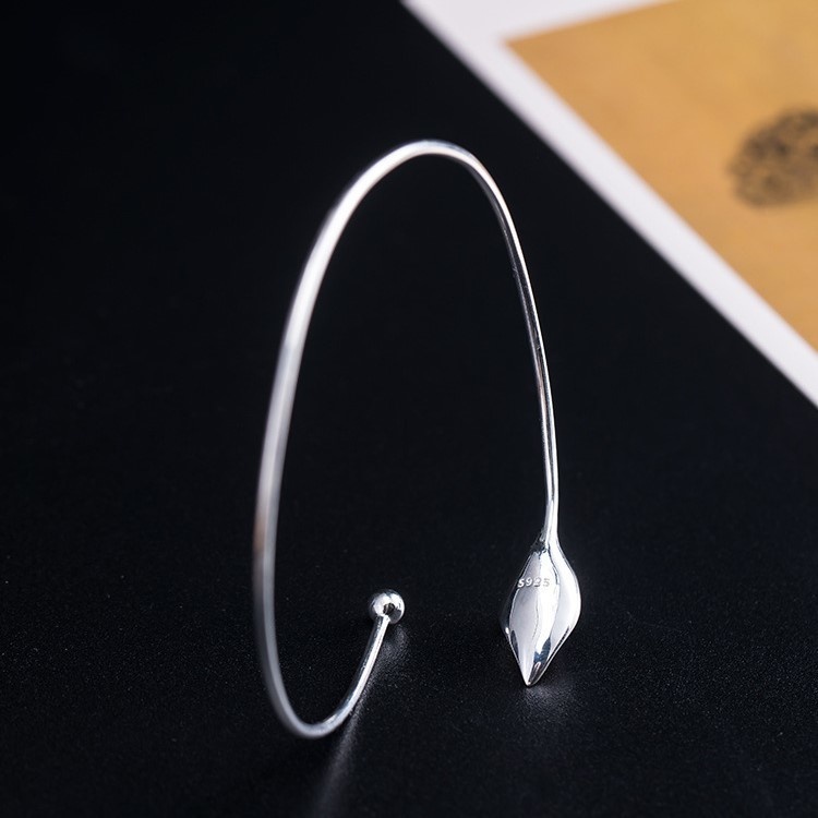 オランダカイウのバングル パール シルバー B023