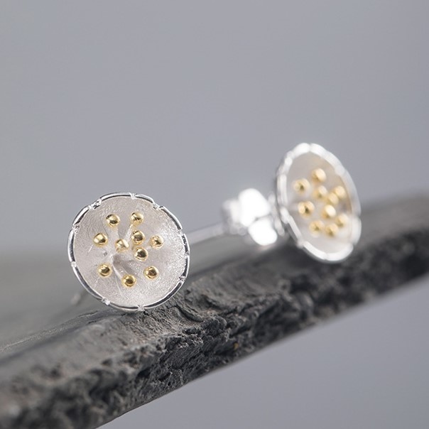花のピアス シルバー P002