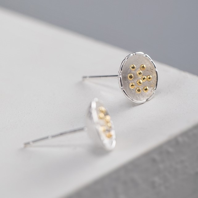 花のピアス シルバー P002