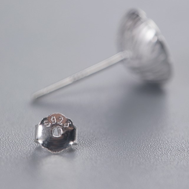 花のピアス シルバー P002