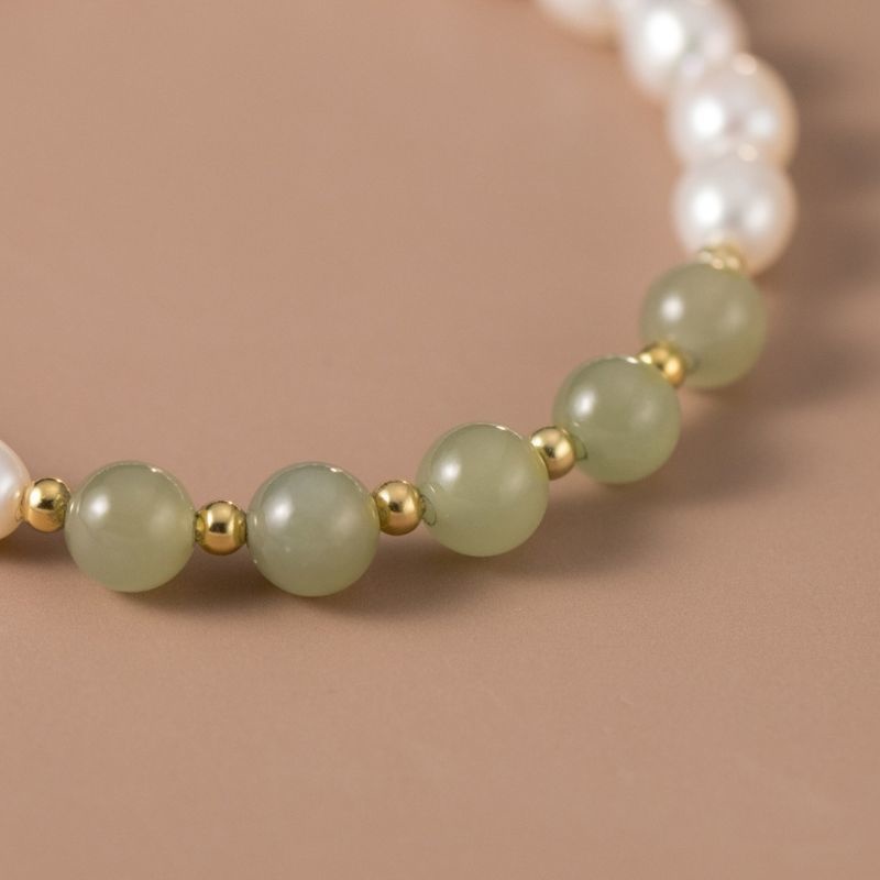 パールとネフライトのブレスレット - 優しい雰囲気を醸し出すA022