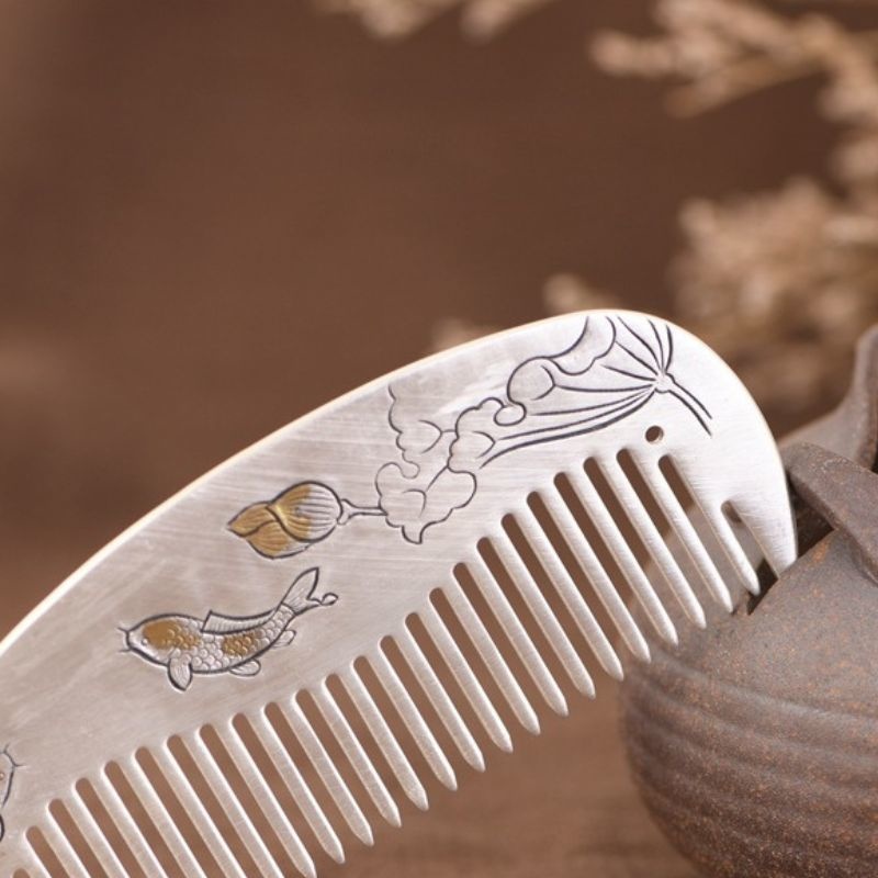 蓮と鯉の純銀櫛 - 日本の美意識と伝統を象徴した髪飾りK101