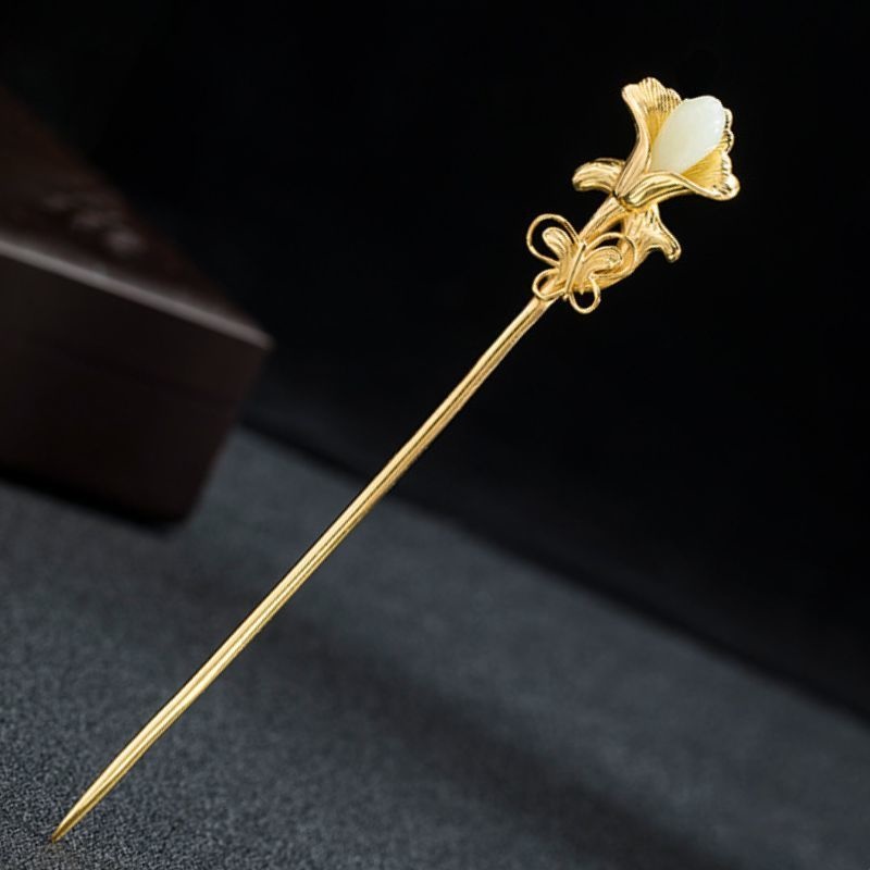 ネフライトの木蓮簪 - 繊細なデザインが魅力のヘアアクセサリーK115