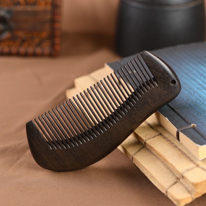 蓮の花と鯉の黒檀櫛 - 日本の伝統と現代技術が融合したアートピースK103