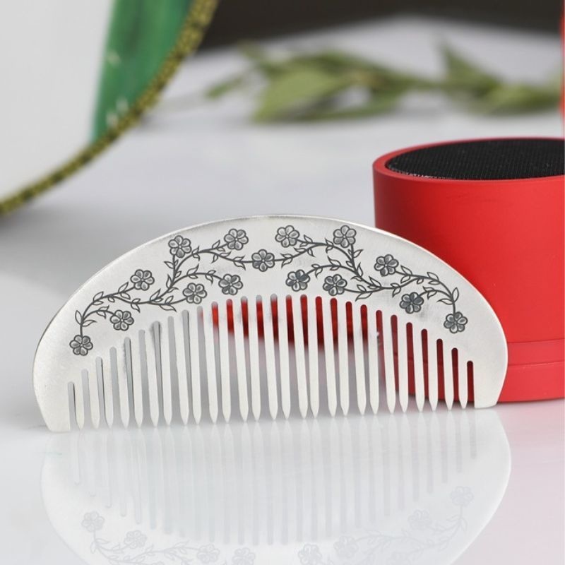 梅の花の彫刻櫛 - 日常のヘアケアに華やかさと品質をプラスK105